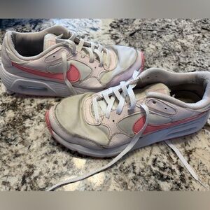 Women’s Size 8.5 Nike Air shoes